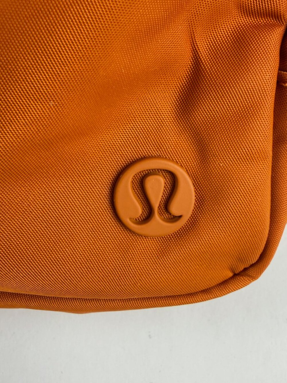 NWT Lululemon Everywhere Belt Bag 1L Tiger Orange 8" Wide SOLD OUT ONLINE - Picture 7 of 8